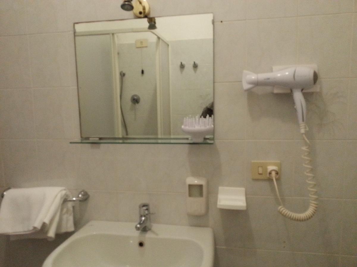 Albergo Jolanda Diano Marina Exterior foto